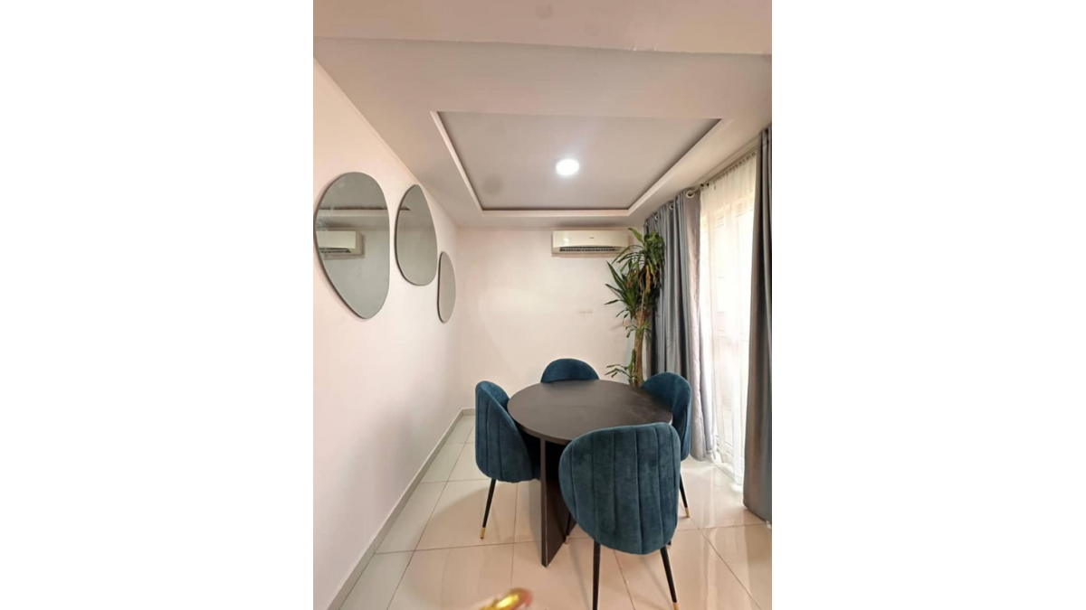 2 bed flat to let, Crown Lodge, Elystan Street - African Land