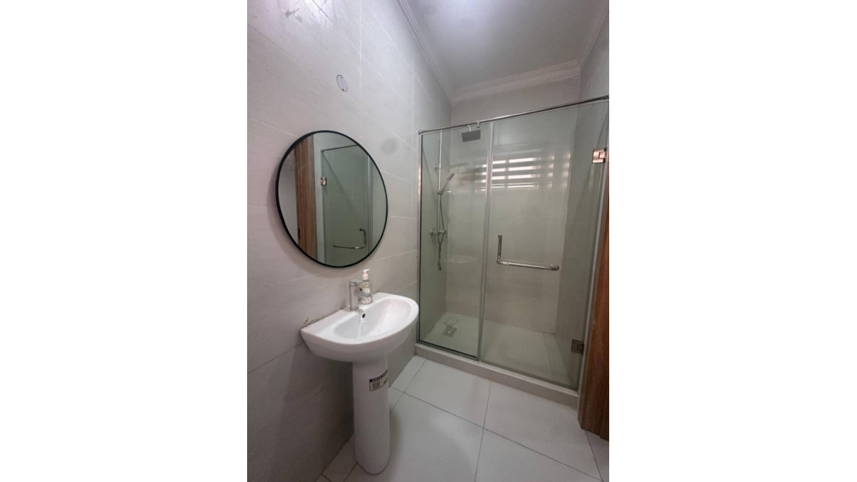 2 bed flat to let, Crown Lodge, Elystan Street - African Land