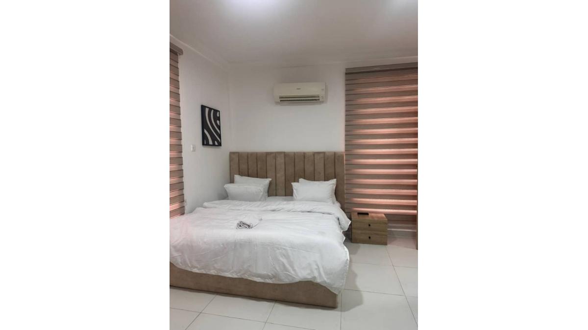 2 bed flat to let, Crown Lodge, Elystan Street - African Land