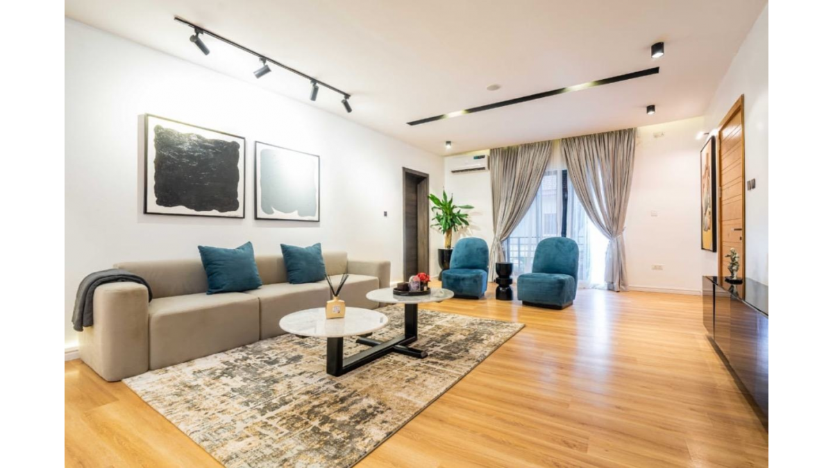 2 bed flat to let, Crown Lodge, Elystan Street - African Land