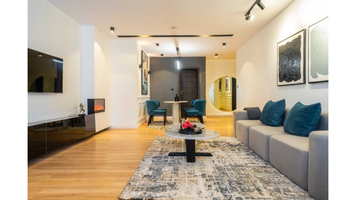 2 bed flat to let, Crown Lodge, Elystan Street - African Land