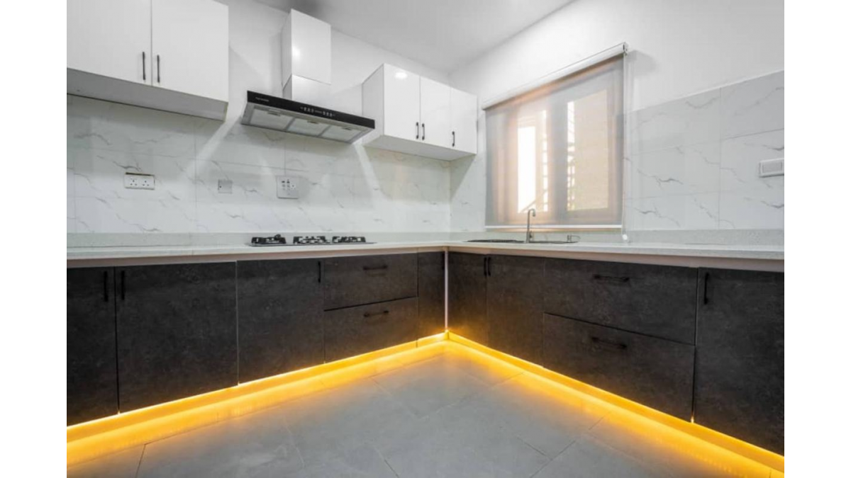 2 bed flat to let, Crown Lodge, Elystan Street - African Land