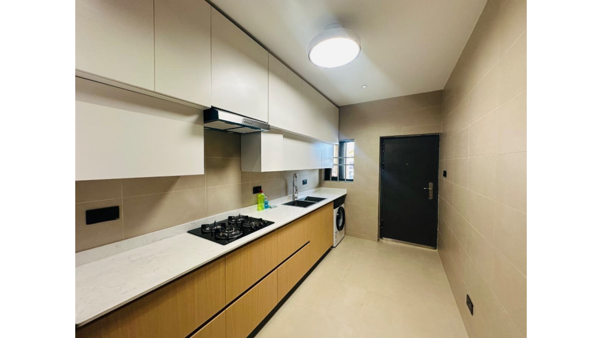 2 bed flat to let, Crown Lodge, Elystan Street - African Land