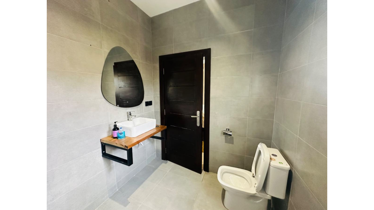 2 bed flat to let, Crown Lodge, Elystan Street - African Land