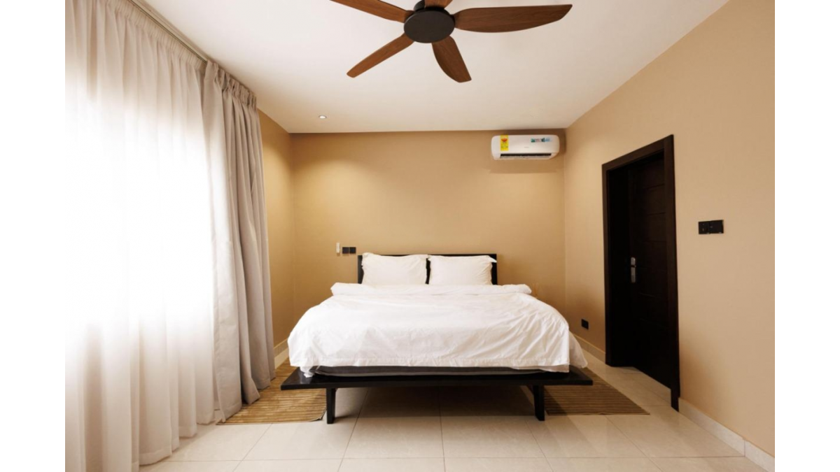 2 bed flat to let, Crown Lodge, Elystan Street - African Land