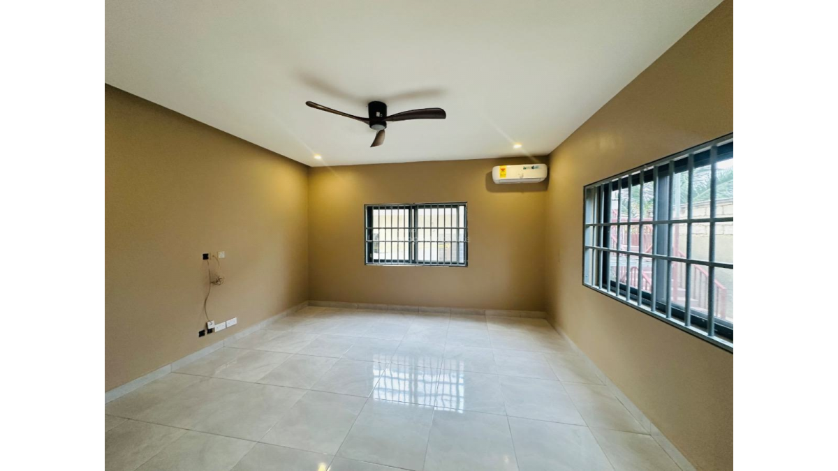 2 bed flat to let, Crown Lodge, Elystan Street - African Land