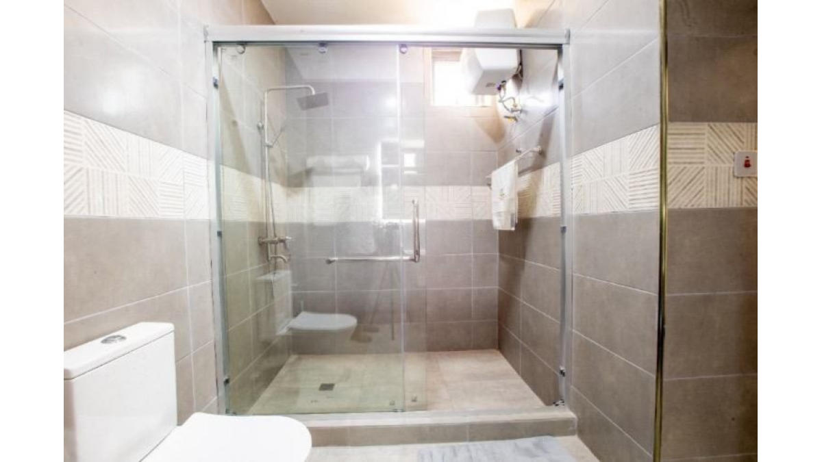 2 bed flat to let, Crown Lodge, Elystan Street - African Land