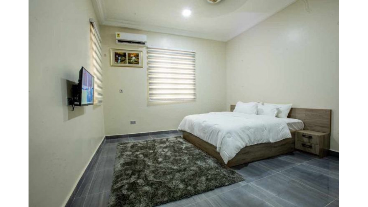2 bed flat to let, Crown Lodge, Elystan Street - African Land