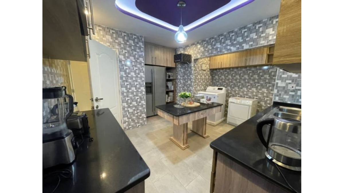 2 bed flat to let, Crown Lodge, Elystan Street - African Land