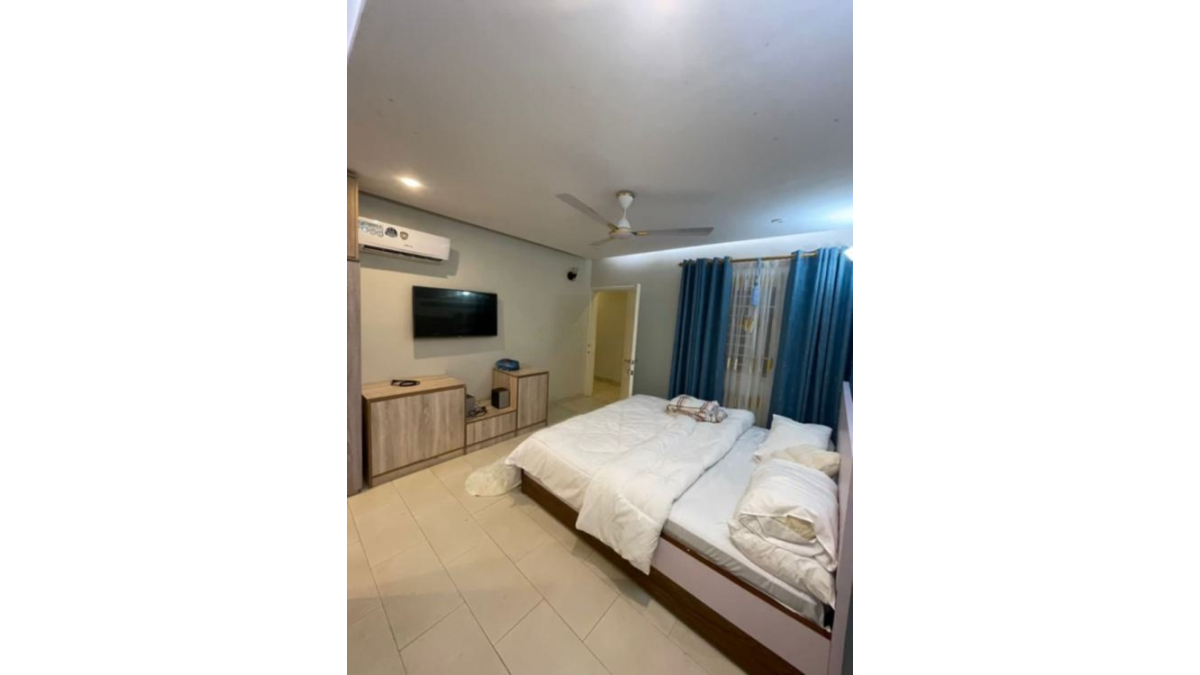 2 bed flat to let, Crown Lodge, Elystan Street - African Land