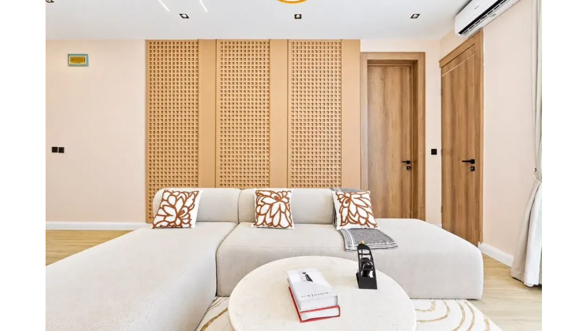 1-Bedroom Apartment with PS5, Pool & Gym