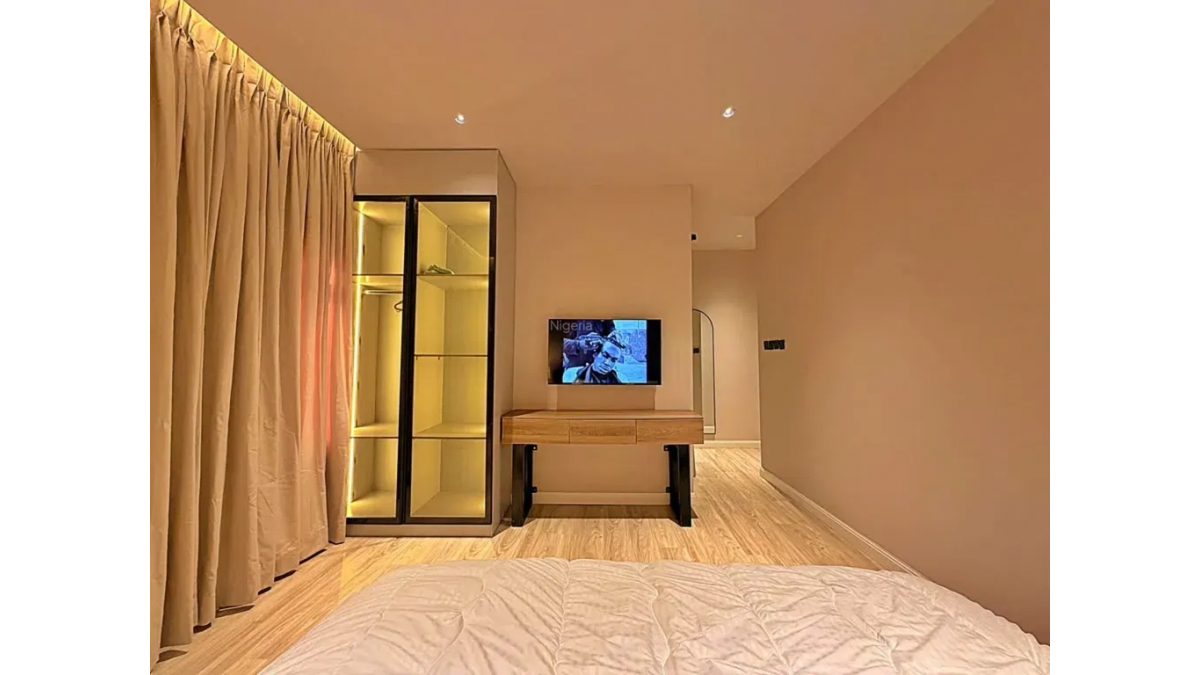 2 bed flat to let, Crown Lodge, Elystan Street - African Land