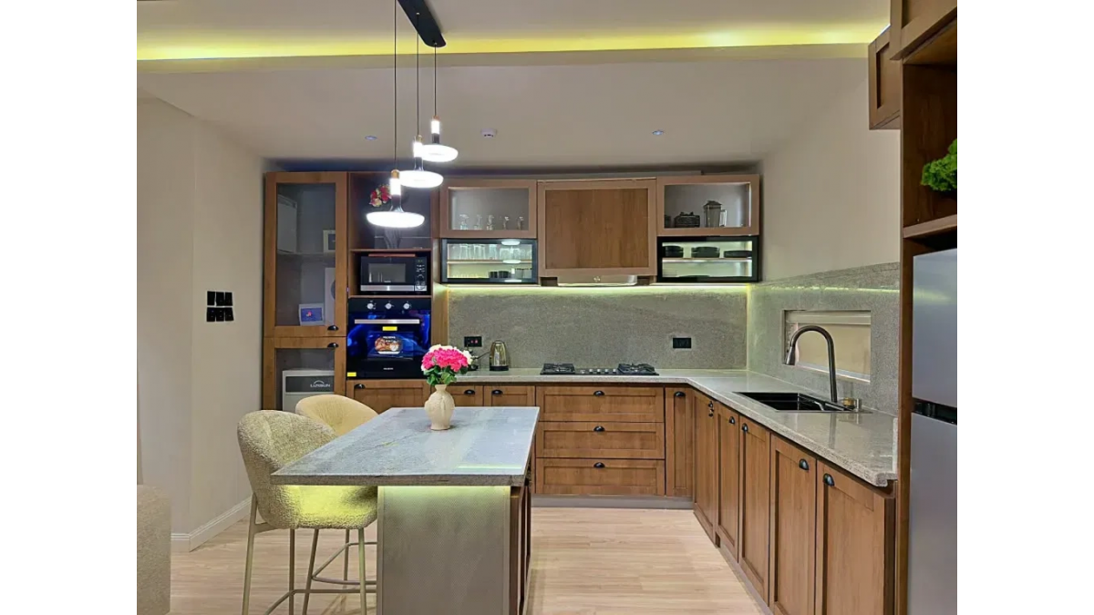 2 bed flat to let, Crown Lodge, Elystan Street - African Land