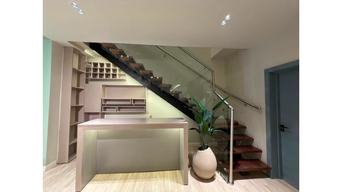 2 bed flat to let, Crown Lodge, Elystan Street - African Land