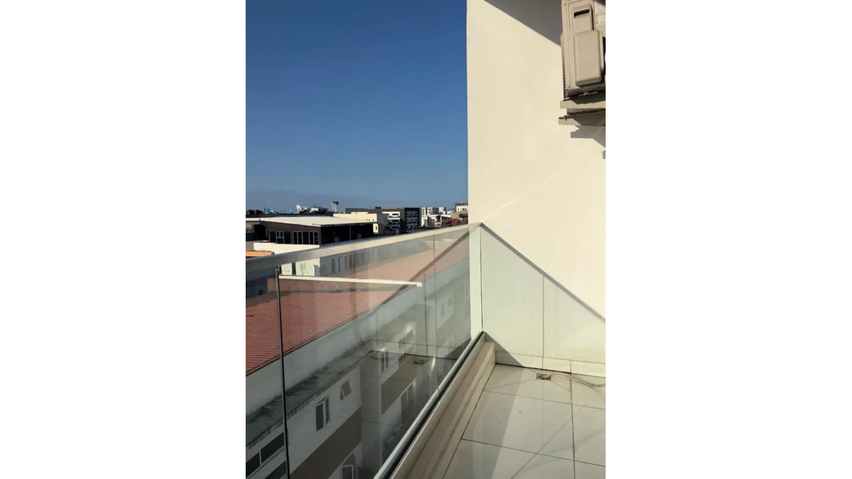 2 bed flat to let, Crown Lodge, Elystan Street - African Land