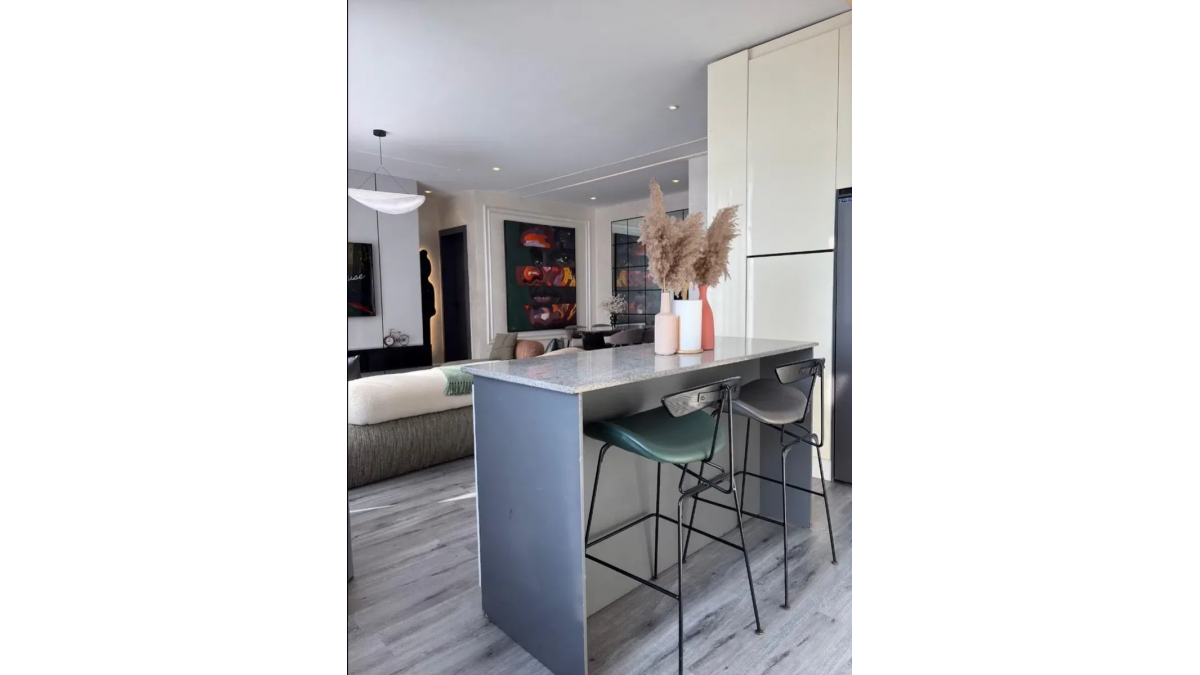 2 bed flat to let, Crown Lodge, Elystan Street - African Land