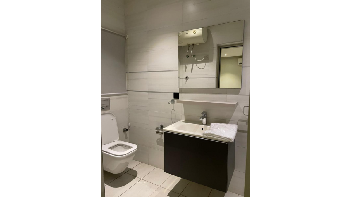 2 bed flat to let, Crown Lodge, Elystan Street - African Land