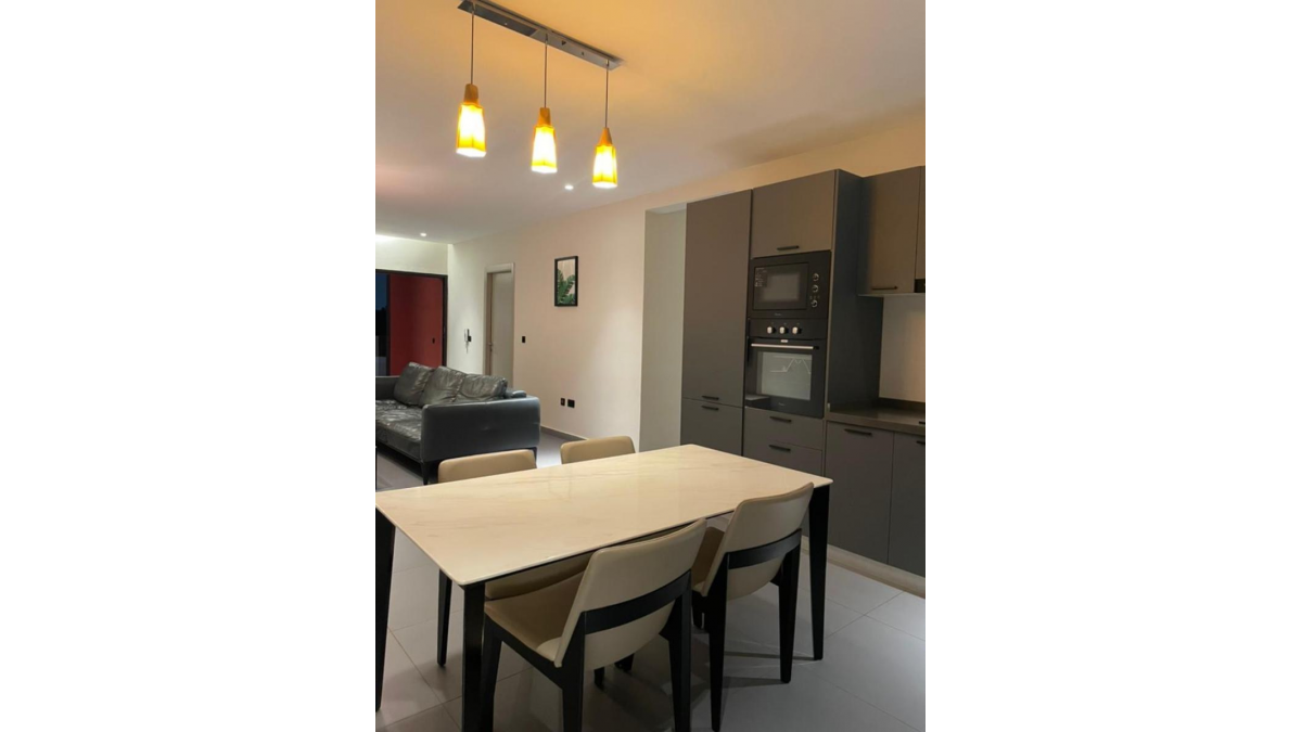 2 bed flat to let, Crown Lodge, Elystan Street - African Land