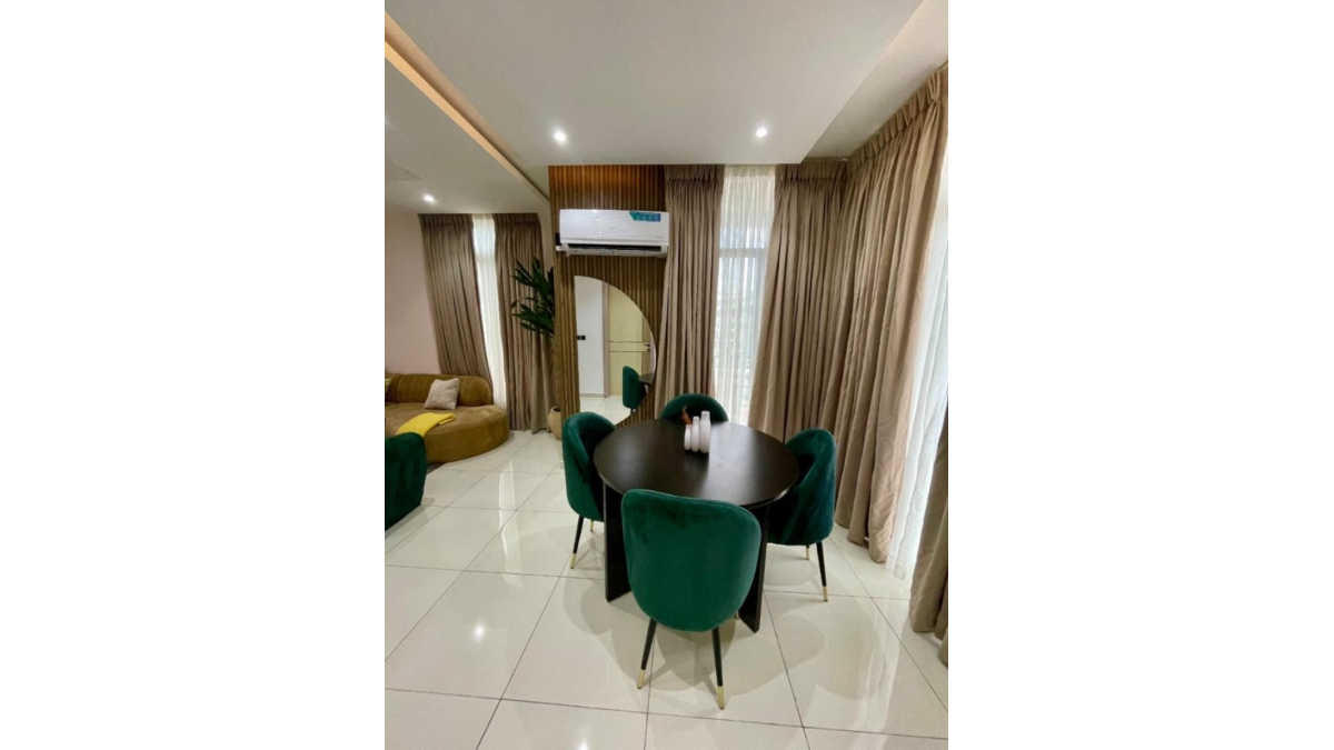 2 bed flat to let, Crown Lodge, Elystan Street - African Land