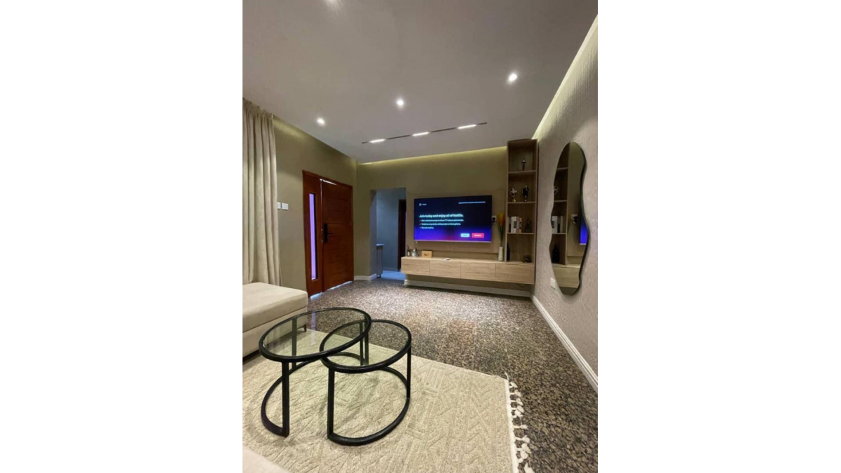 2 bed flat to let, Crown Lodge, Elystan Street - African Land