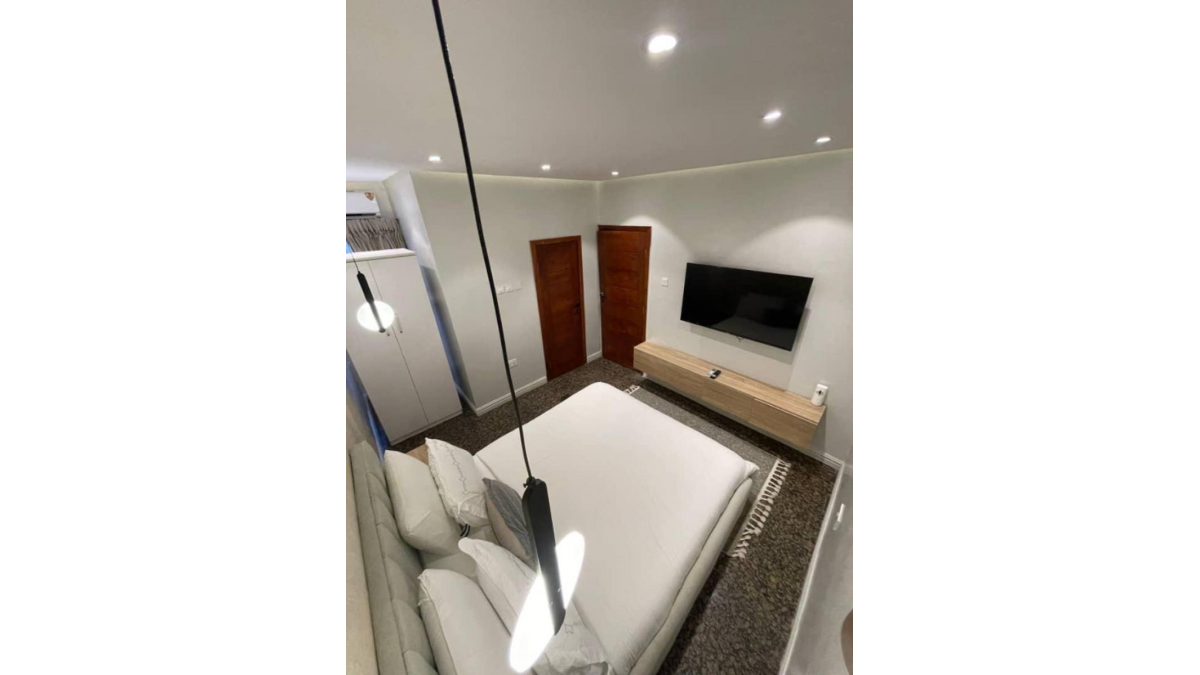 2 bed flat to let, Crown Lodge, Elystan Street - African Land