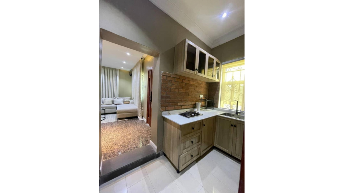 2 bed flat to let, Crown Lodge, Elystan Street - African Land