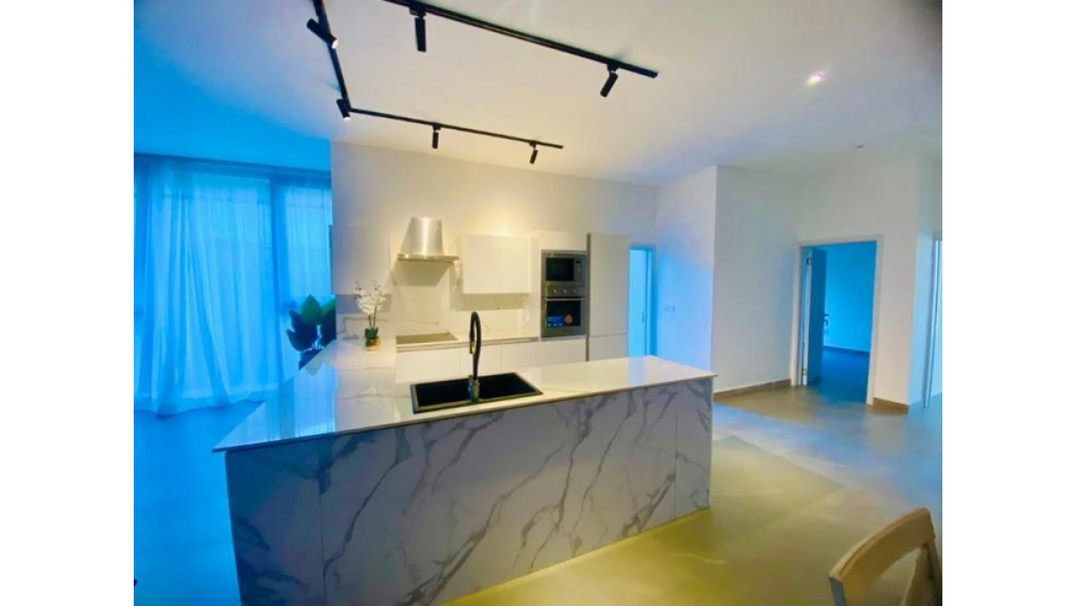 2 bed flat to let, Crown Lodge, Elystan Street - African Land