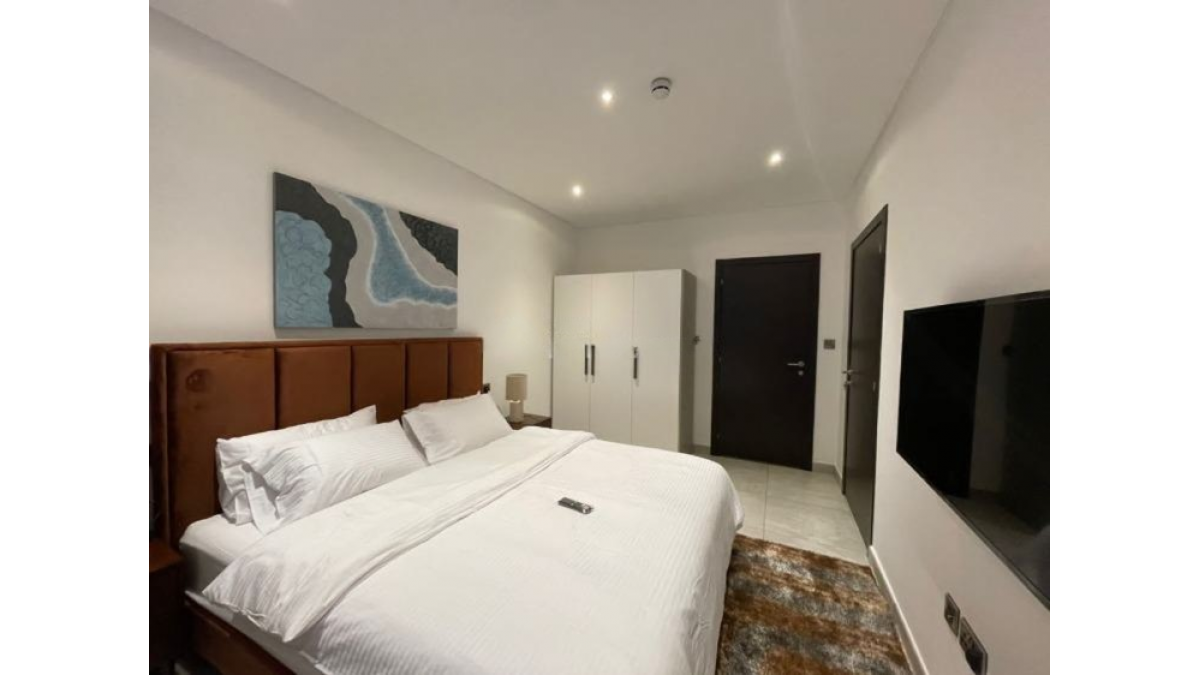 2 bed flat to let, Crown Lodge, Elystan Street - African Land