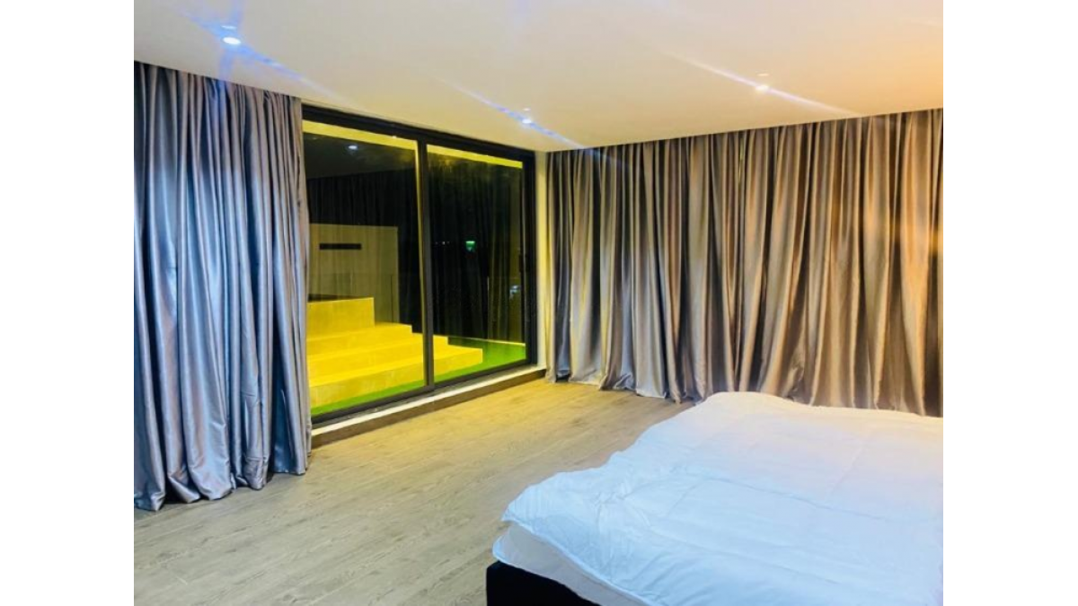 2 bed flat to let, Crown Lodge, Elystan Street - African Land