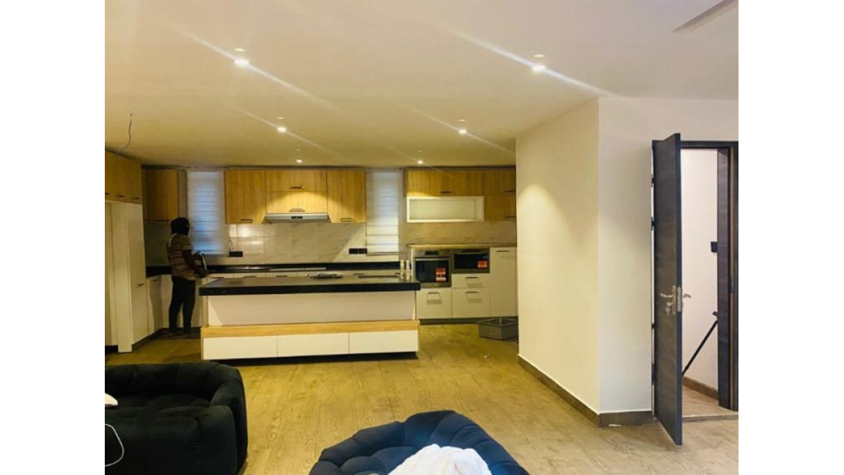 2 bed flat to let, Crown Lodge, Elystan Street - African Land