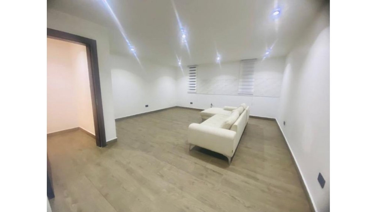 2 bed flat to let, Crown Lodge, Elystan Street - African Land