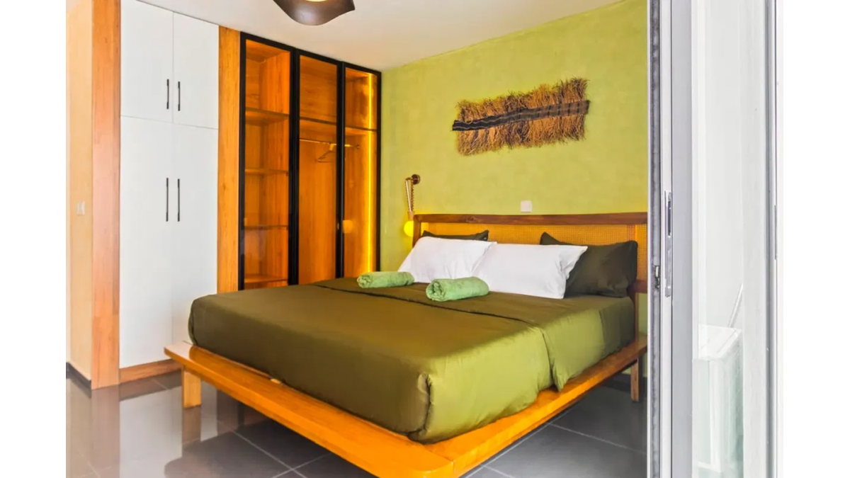 2 bed flat to let, Crown Lodge, Elystan Street - African Land