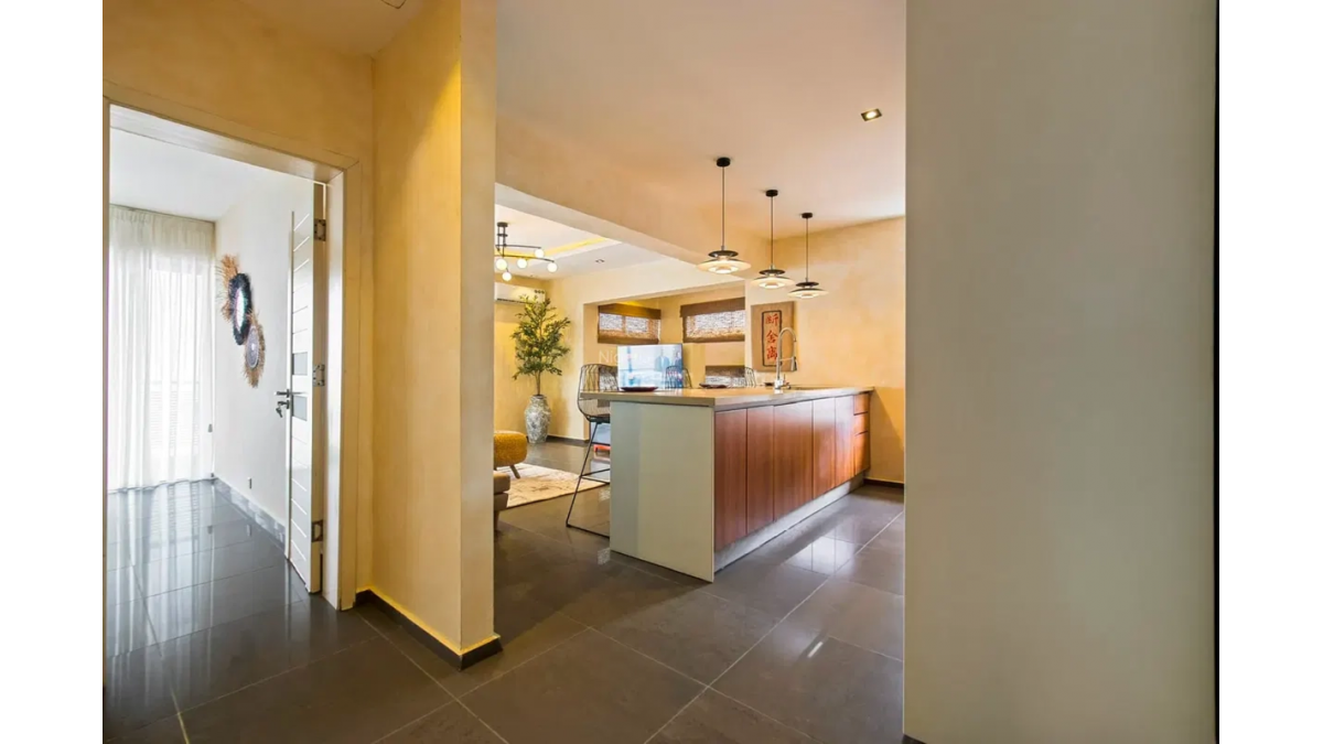 2 bed flat to let, Crown Lodge, Elystan Street - African Land