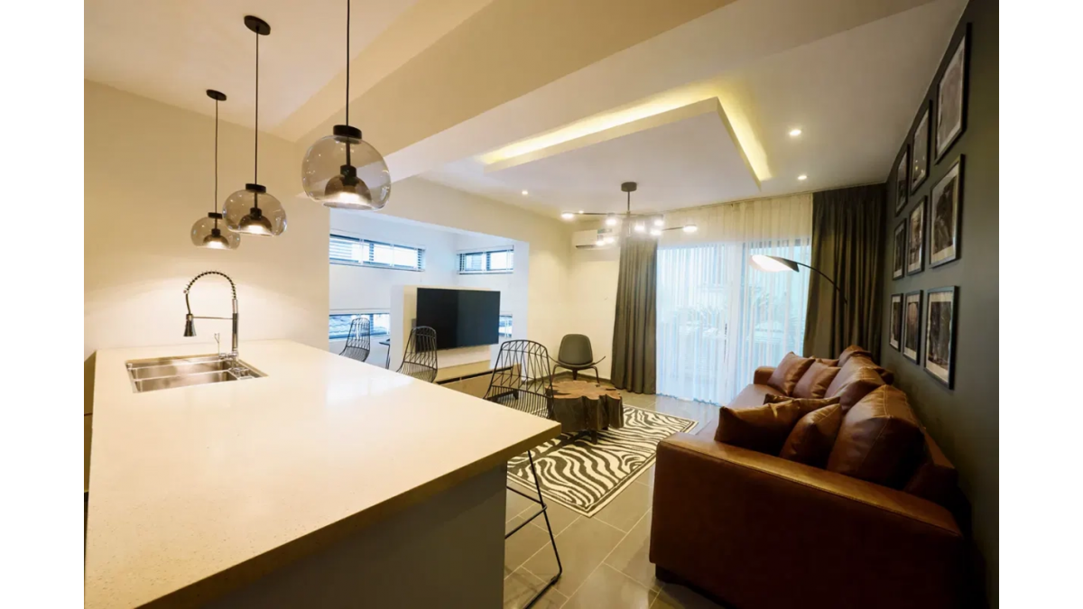 2 bed flat to let, Crown Lodge, Elystan Street - African Land