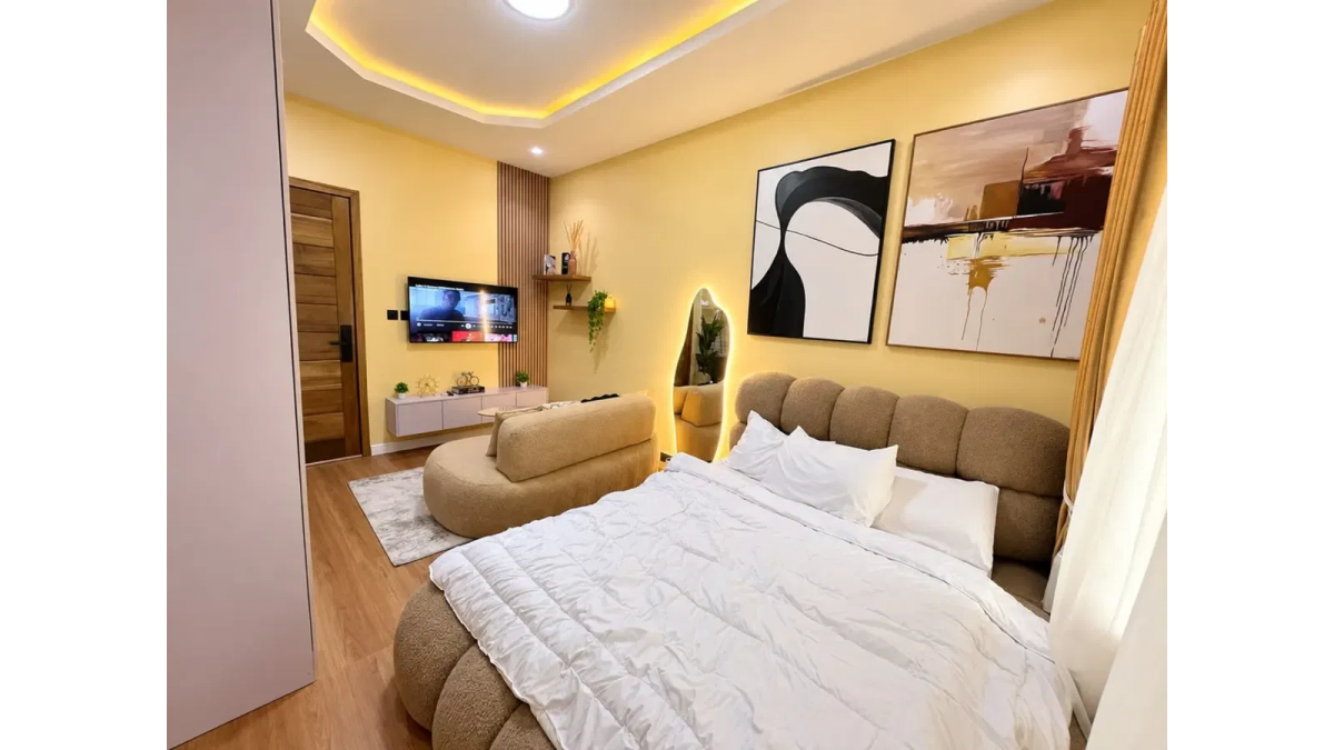 Furnished Studio Apartment with Pool & Gym in Lekki