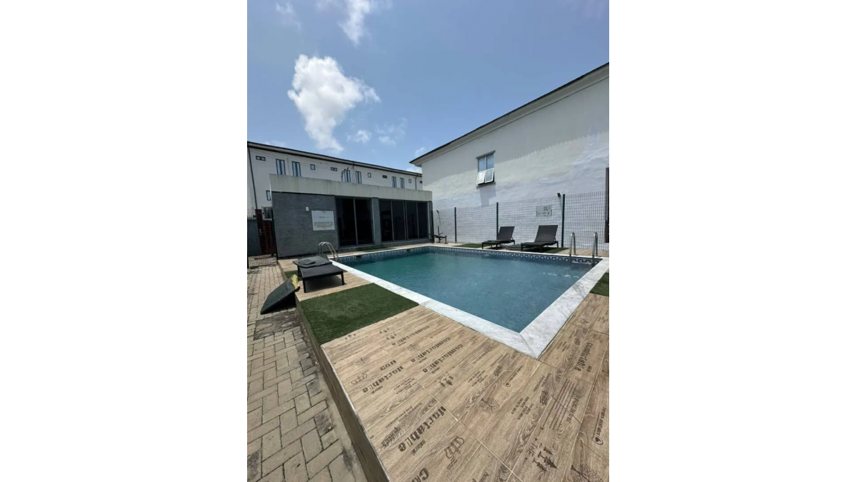 2 bed flat to let, Crown Lodge, Elystan Street - African Land