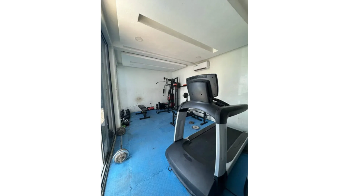 2 bed flat to let, Crown Lodge, Elystan Street - African Land