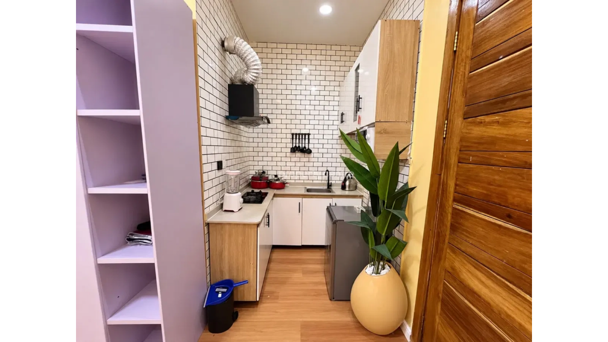 2 bed flat to let, Crown Lodge, Elystan Street - African Land