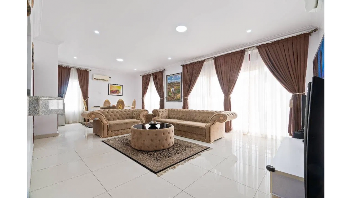 2 bed flat to let, Crown Lodge, Elystan Street - African Land