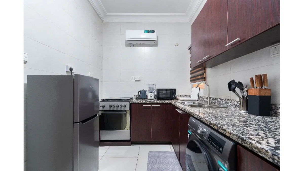2 bed flat to let, Crown Lodge, Elystan Street - African Land