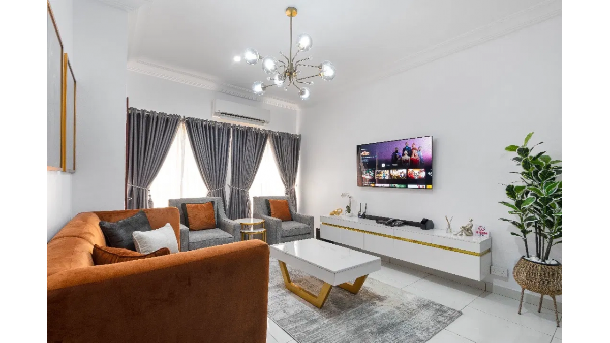 2 bed flat to let, Crown Lodge, Elystan Street - African Land