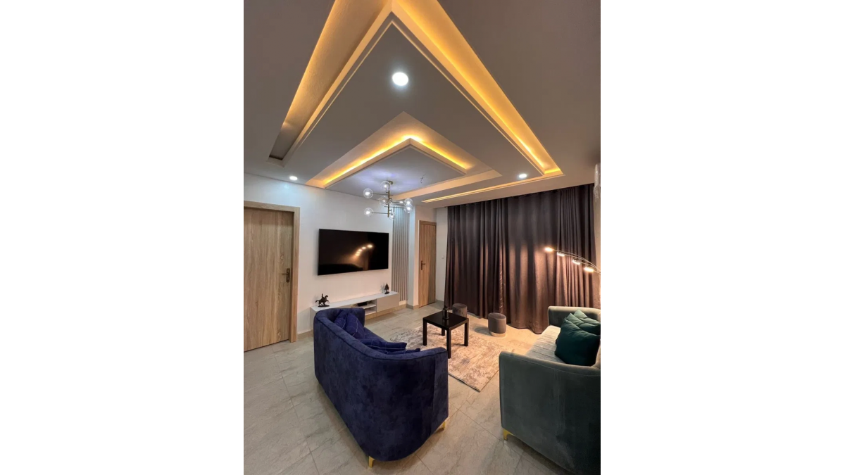 2 bed flat to let, Crown Lodge, Elystan Street - African Land