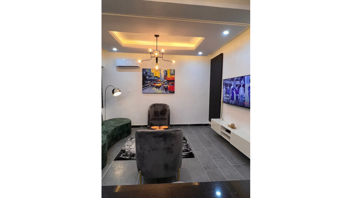 2 bed flat to let, Crown Lodge, Elystan Street - African Land