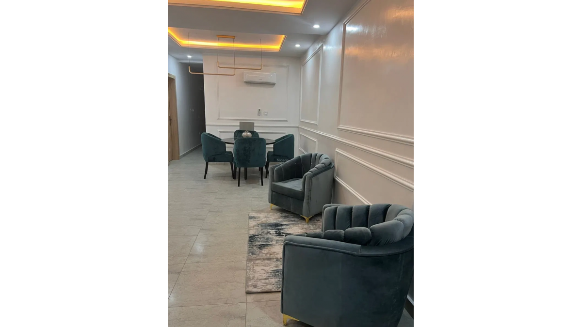 2 bed flat to let, Crown Lodge, Elystan Street - African Land