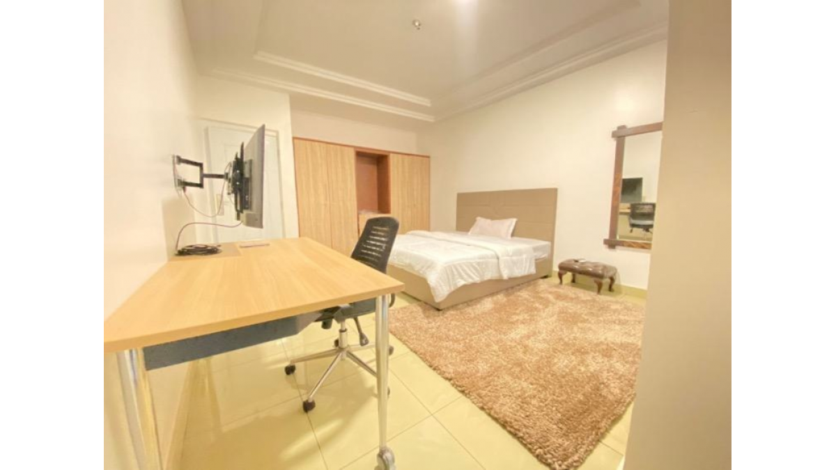 2 bed flat to let, Crown Lodge, Elystan Street - African Land