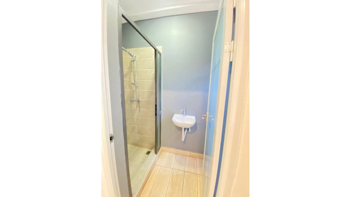 2 bed flat to let, Crown Lodge, Elystan Street - African Land