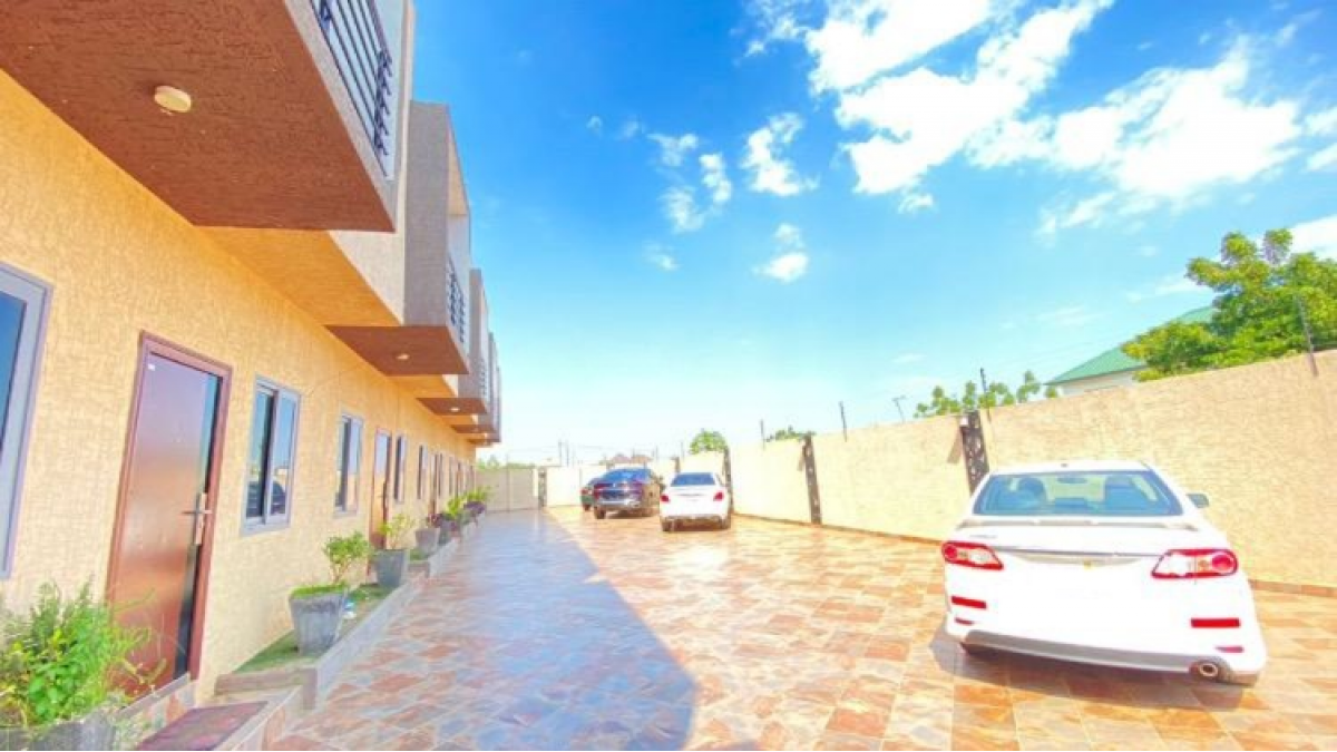 2 bed flat to let, Crown Lodge, Elystan Street - African Land