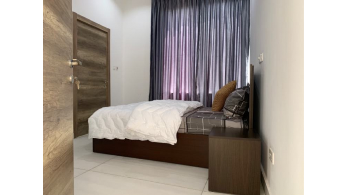 2 bed flat to let, Crown Lodge, Elystan Street - African Land