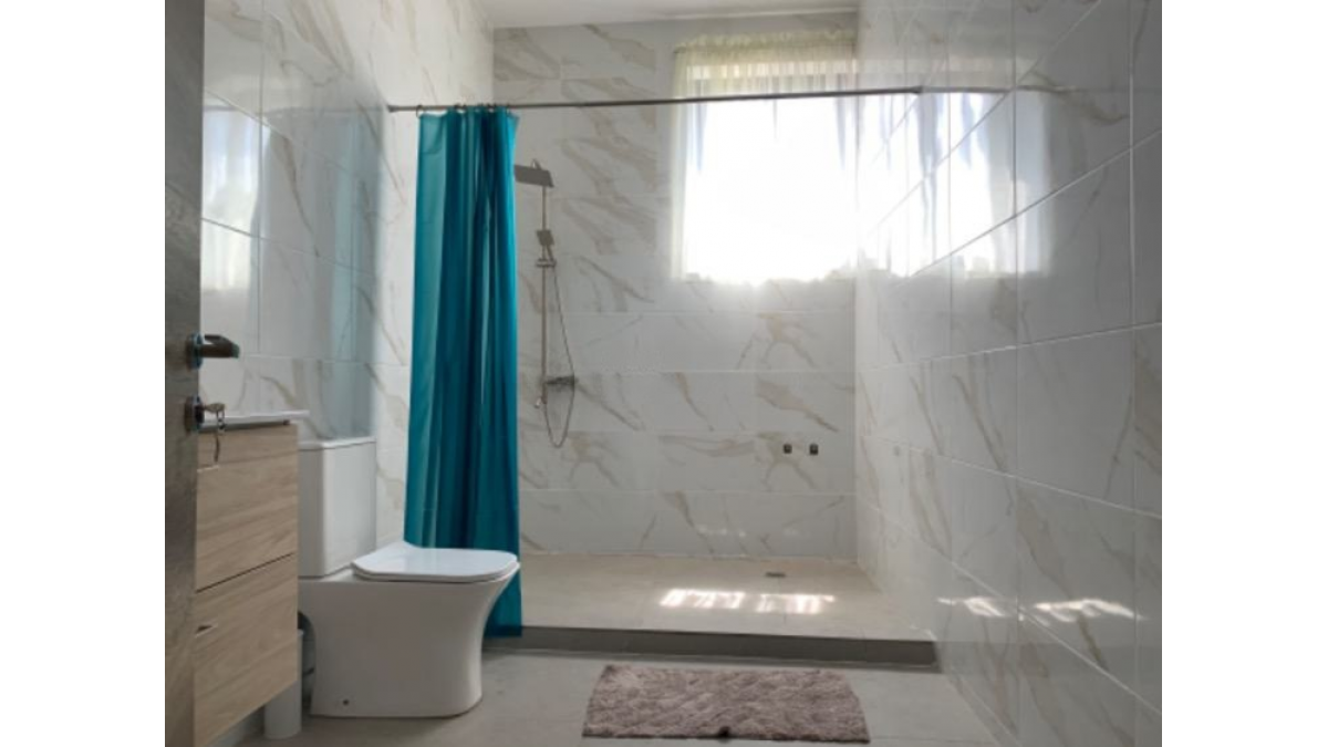 2 bed flat to let, Crown Lodge, Elystan Street - African Land