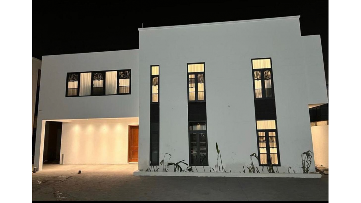2 bed flat to let, Crown Lodge, Elystan Street - African Land